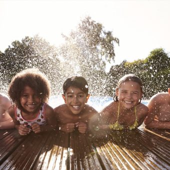summer-fun-splashing